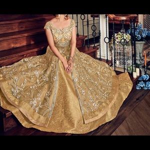 Meet your Posher, Abida